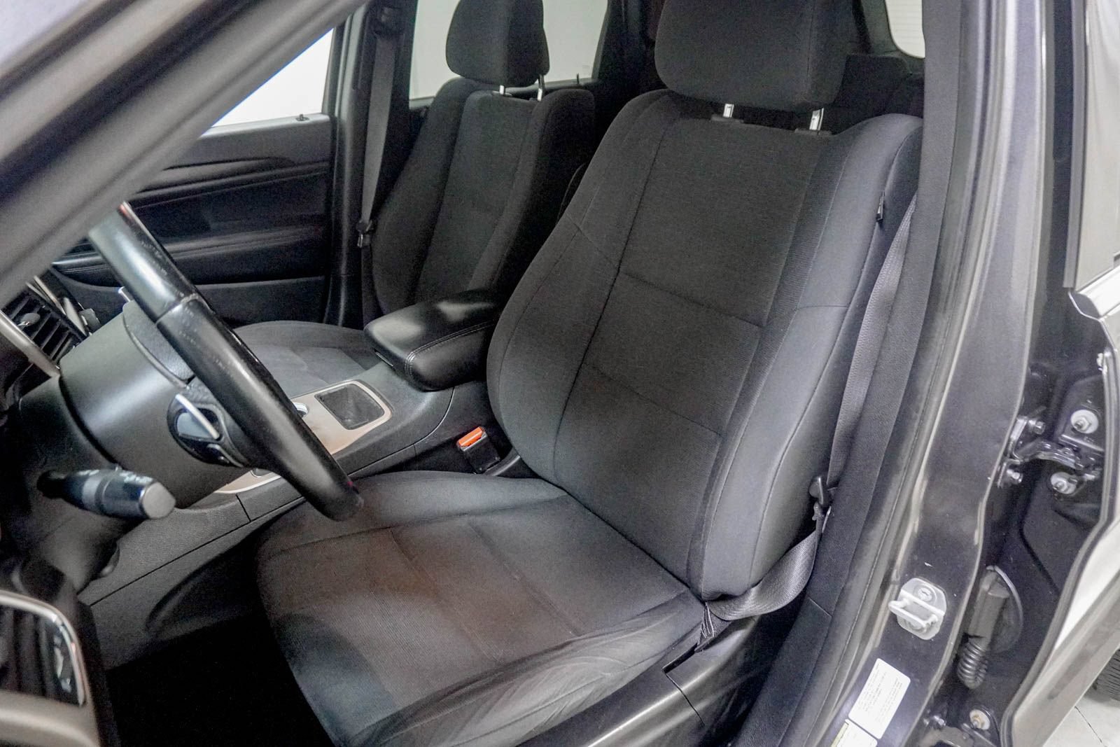 Used 2014 Jeep Grand Cherokee Laredo w/ Quick Order Package 23E AWD/4WD image 17
