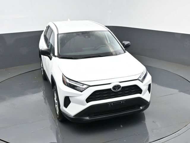 Used 2024 Toyota RAV4 LE image 18