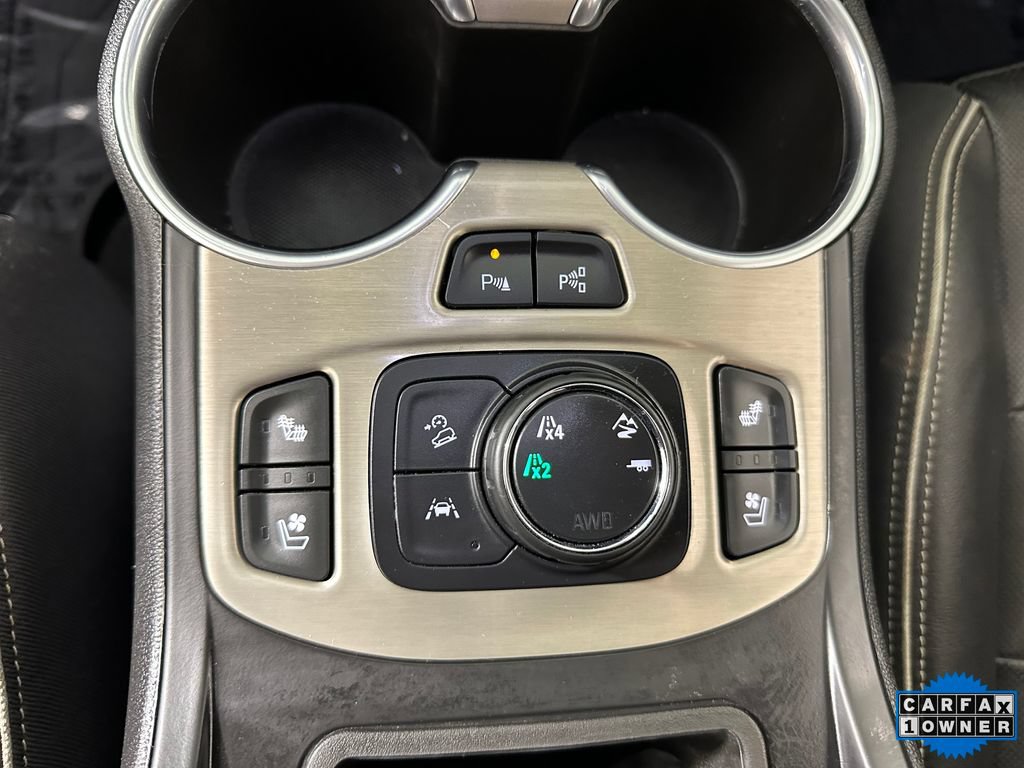 Used 2020 GMC Terrain Denali w/ GMC Pro Grade Package AWD/4WD image 35