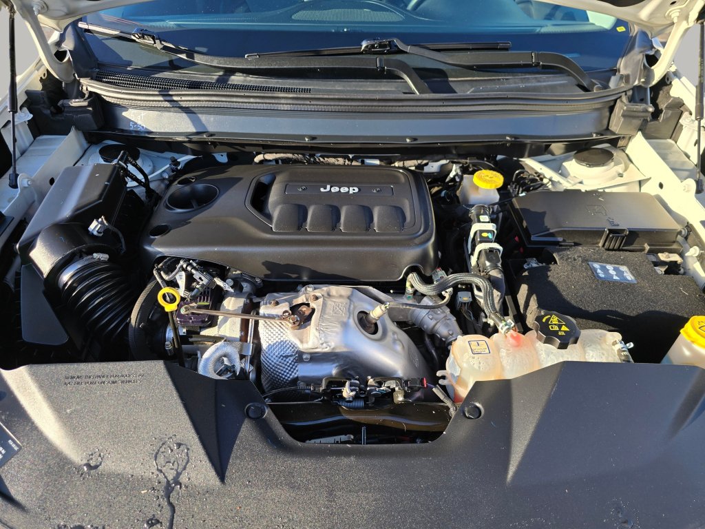 Used 2019 Jeep Cherokee Latitude Plus AWD/4WD image 20