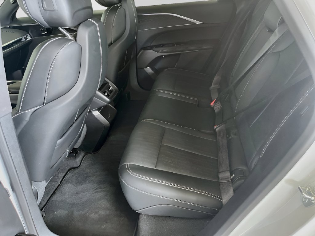 Used 2025 Cadillac Lyriq Luxury w/ LPO, Floor Liner Package AWD/4WD image 24