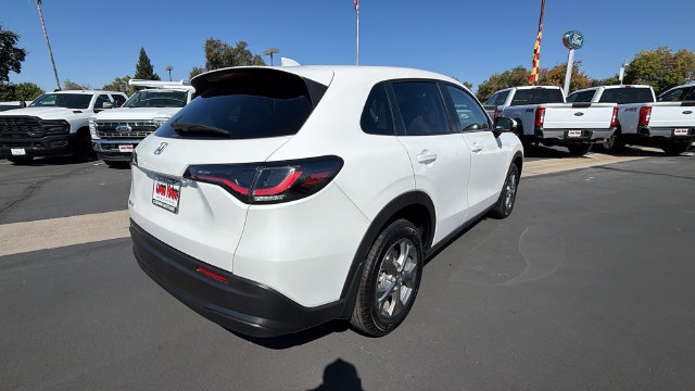 New 2026 Honda HR-V LX image 4