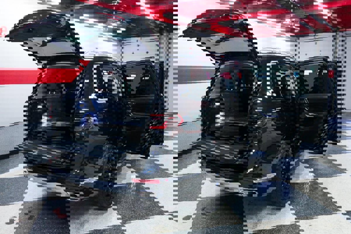 Used 2023 BMW X7 xDrive40i w/ Premium Package image 32