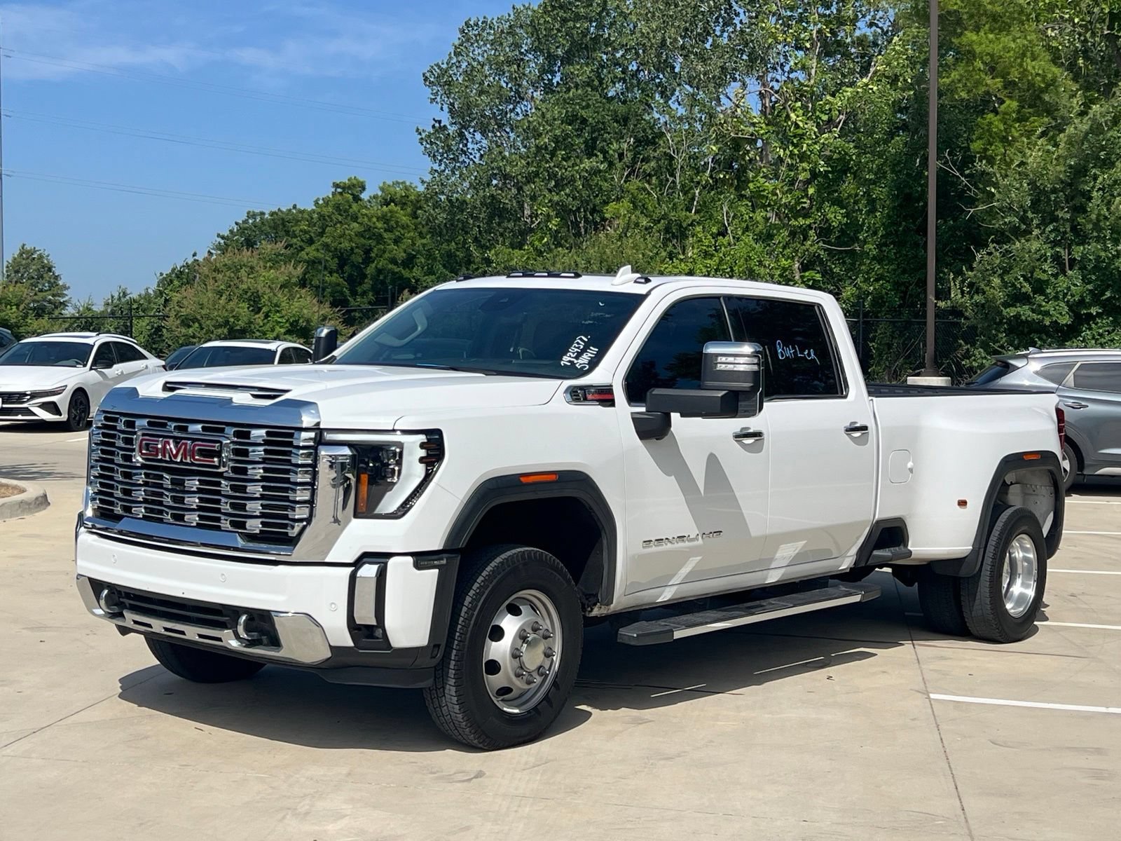 Used 2024 GMC Sierra 3500 Denali w/ Denali Reserve Package AWD/4WD image 5