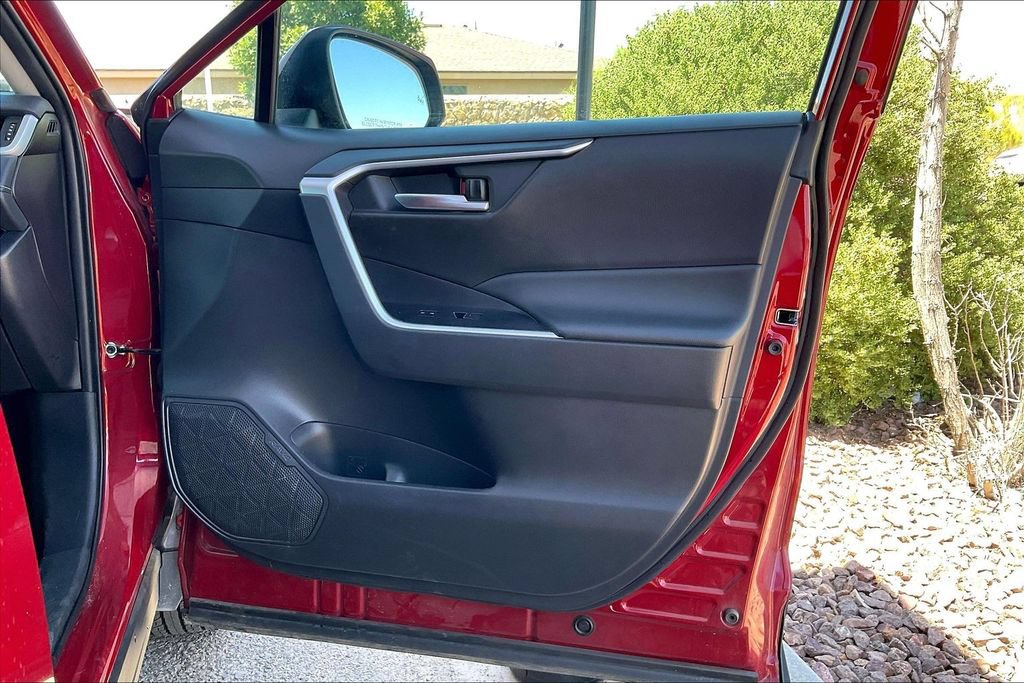 Used 2025 Toyota RAV4 XLE AWD/4WD image 23