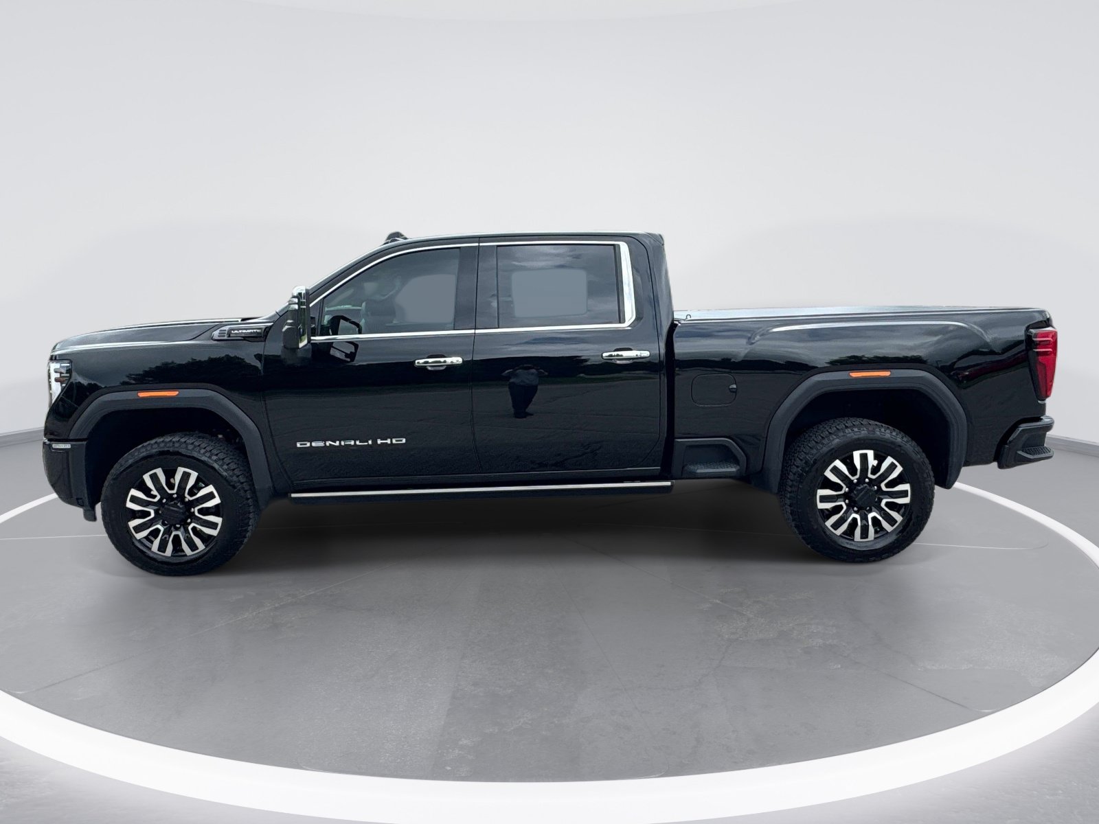 Used 2026 GMC Sierra 2500 Denali Ultimate AWD/4WD image 5