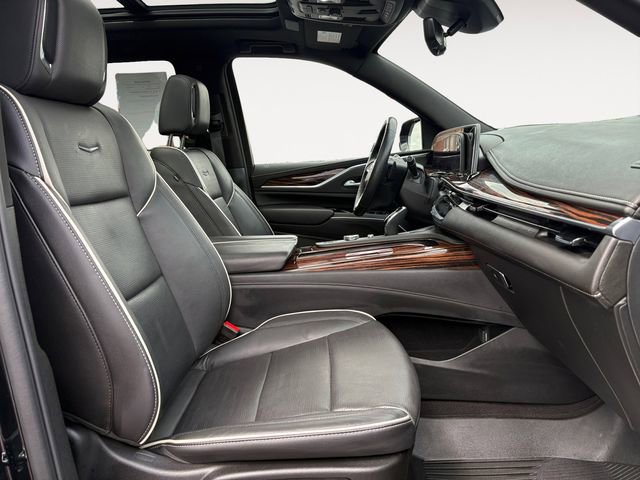 Certified 2024 Cadillac Escalade Premium Luxury w/ LPO, Floor Liner Package AWD/4WD image 15