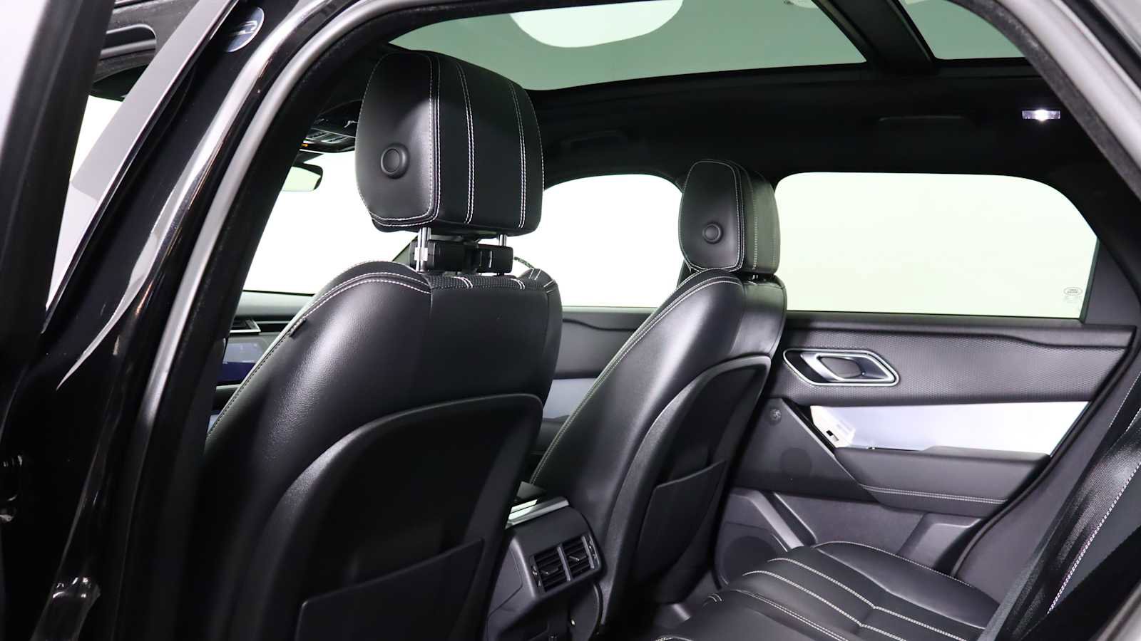 Used 2022 Land Rover Range Rover Velar R-Dynamic S image 25