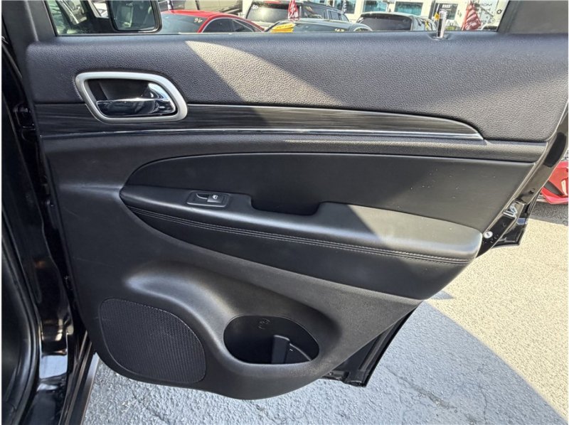Used 2019 Jeep Grand Cherokee Limited image 25