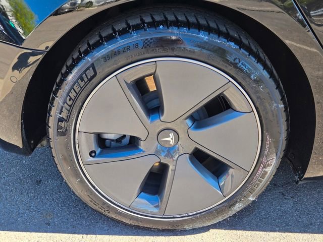 Used 2022 Tesla Model 3 Standard Range image 10