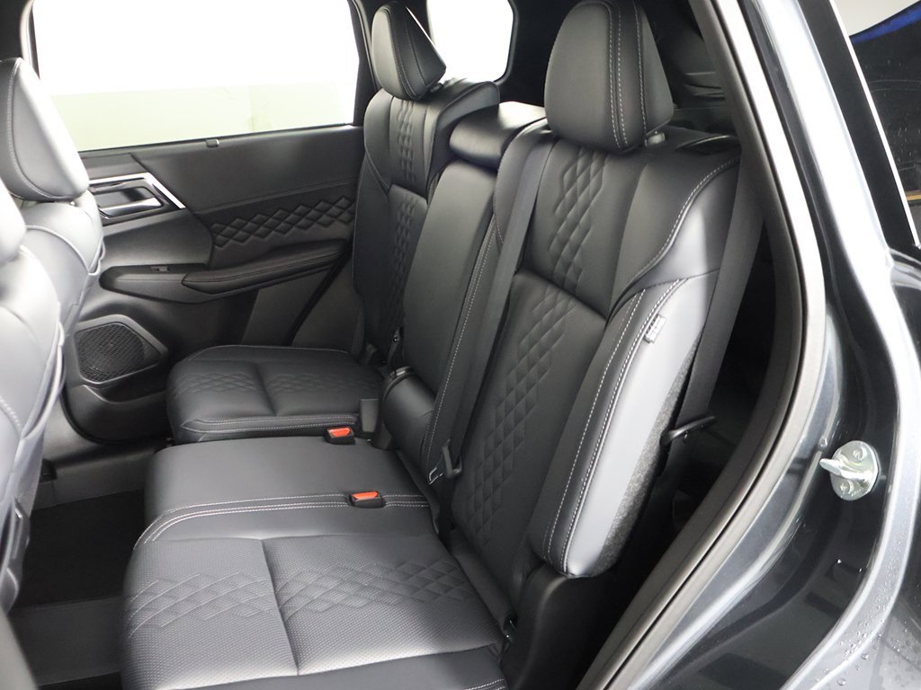 New 2025 Mitsubishi Outlander SEL Black Edition image 36