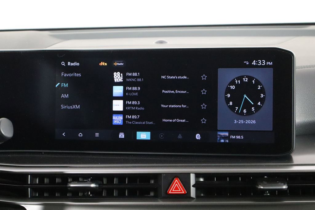 Used 2025 Kia Sorento LX image 27