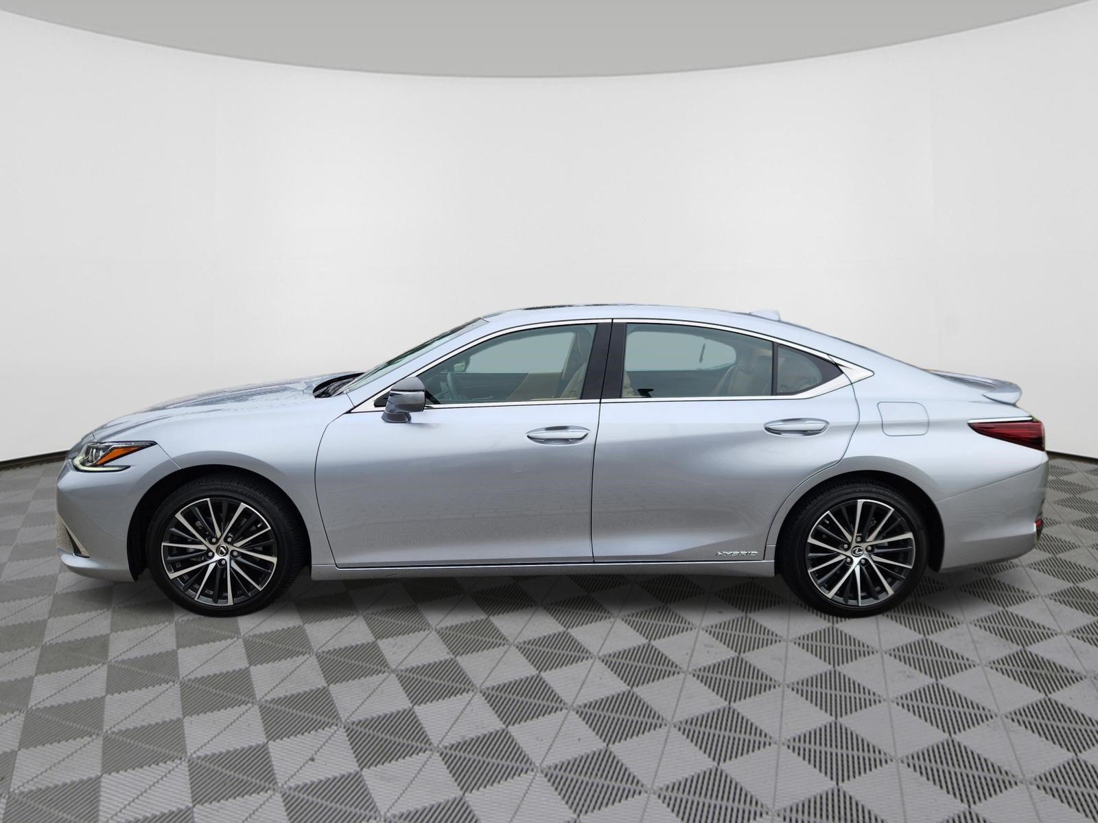 Used 2022 Lexus ES 300h w/ Premium Package FWD image 5