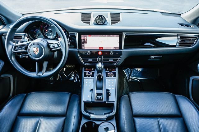 Used 2023 Porsche Macan image 10