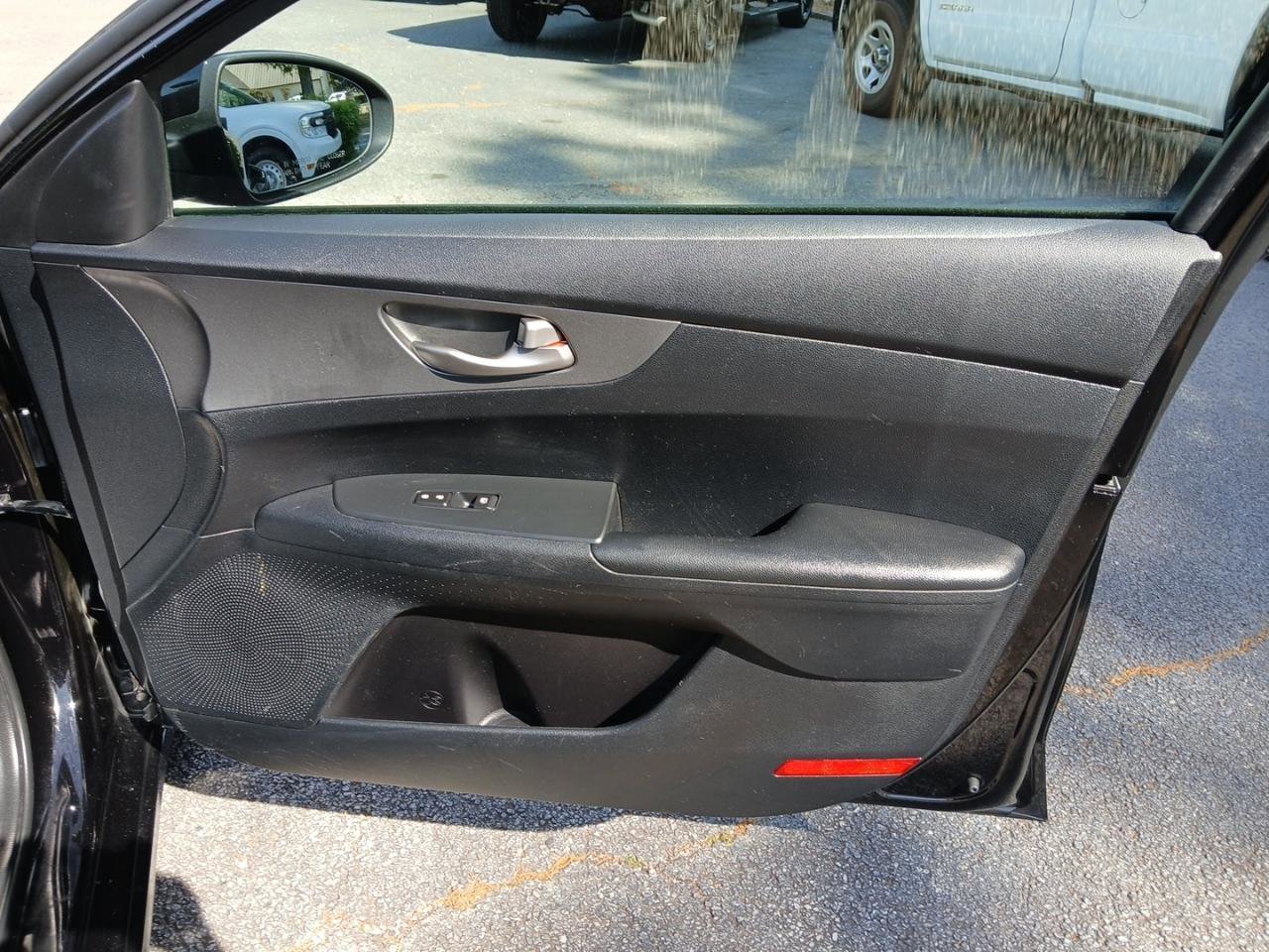 Used 2019 Kia Forte LXS FWD image 14