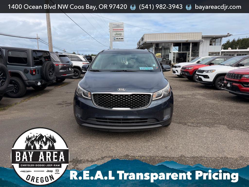 Used 2016 Kia Sedona LX w/ LX Convenience Package FWD image 2