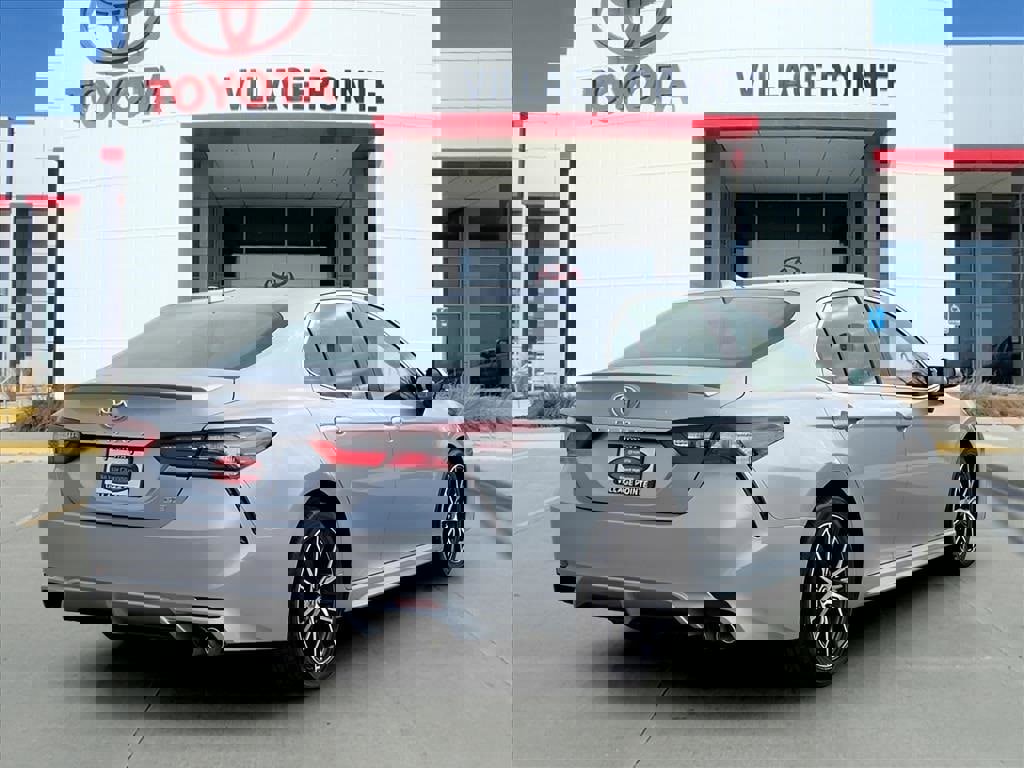 Certified 2023 Toyota Camry SE image 5