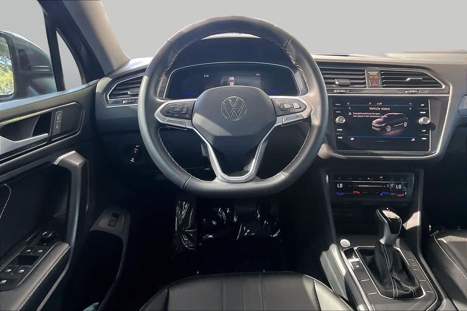 Used 2024 Volkswagen Tiguan SE FWD image 6