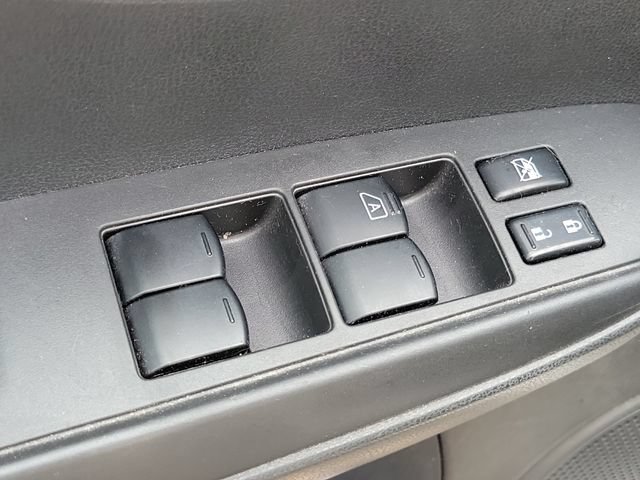 Used 2016 Nissan Versa Note FWD image 23