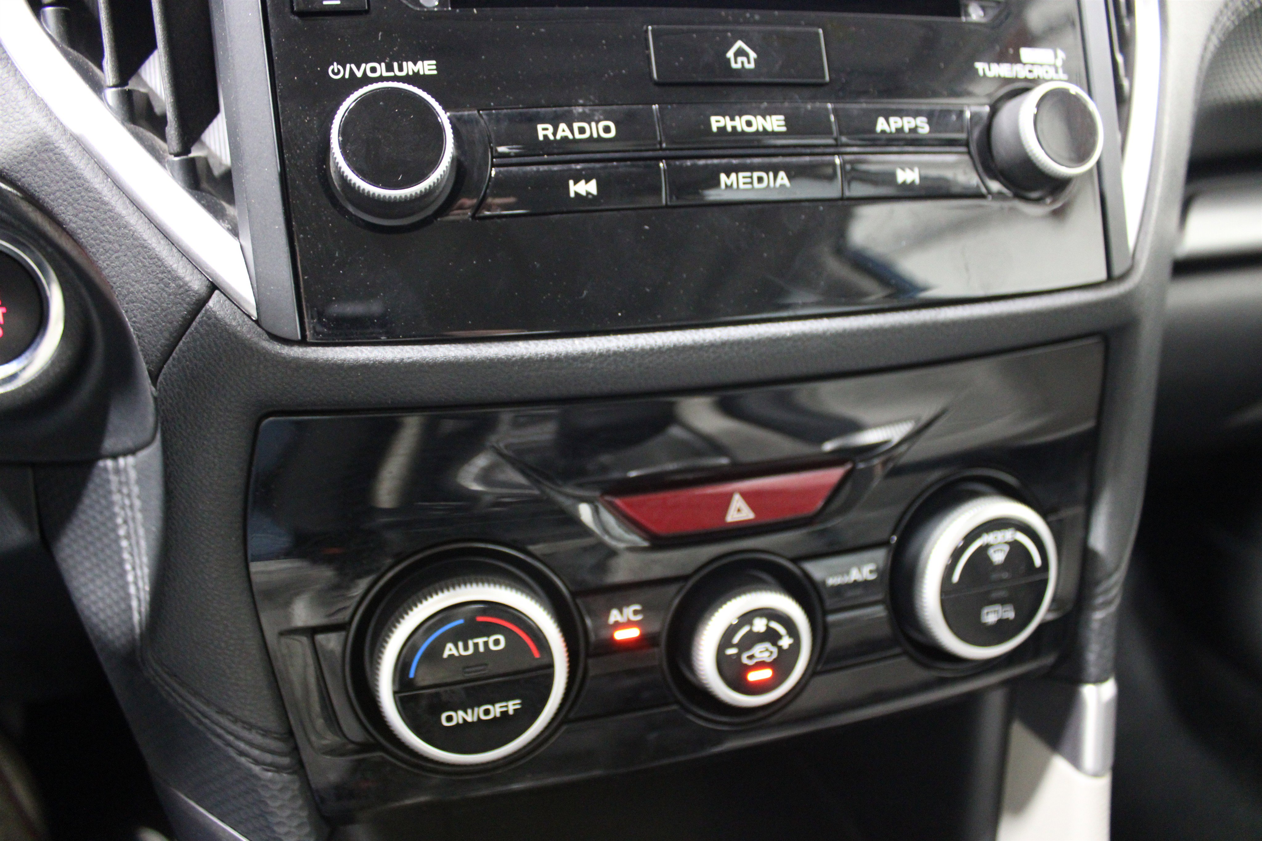 Used 2022 Subaru Forester Premium AWD/4WD image 16
