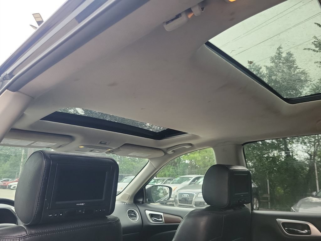 Used 2019 Nissan Pathfinder Platinum w/ Cargo Package AWD/4WD image 14