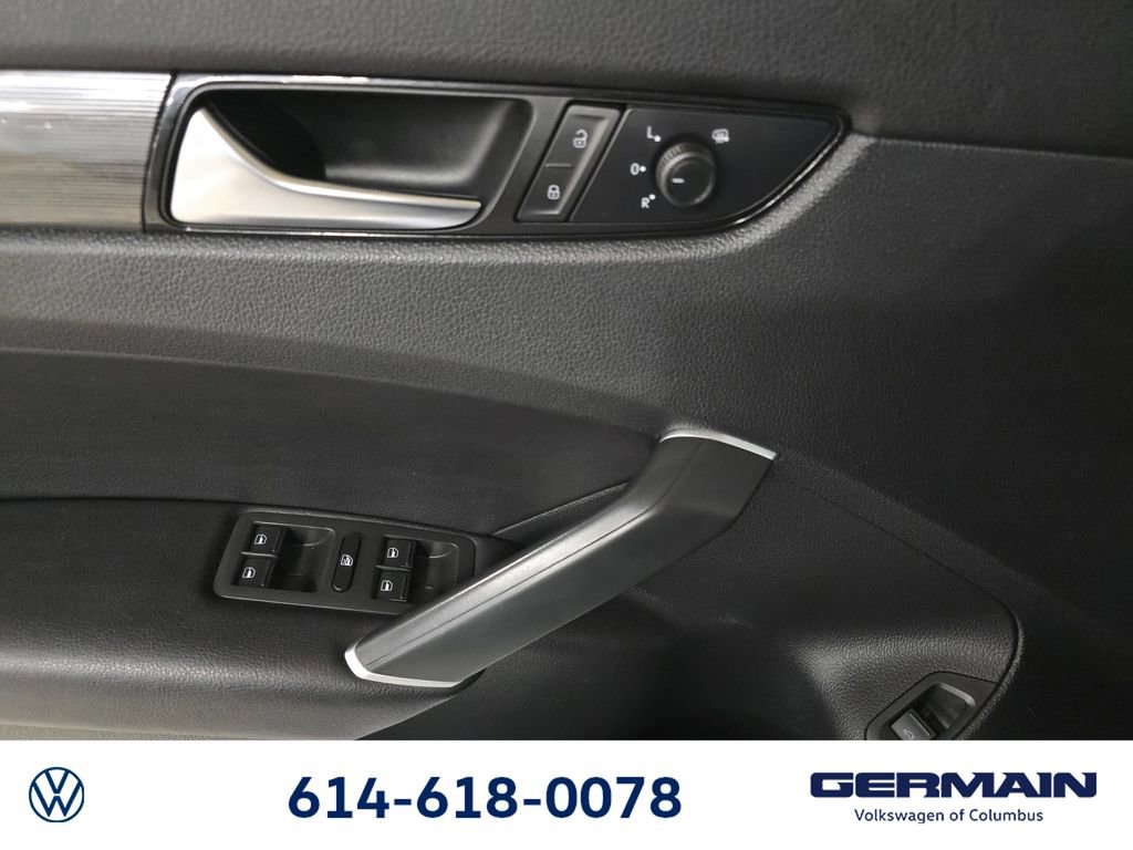 Used 2021 Volkswagen Passat 2.0T R-Line image 33