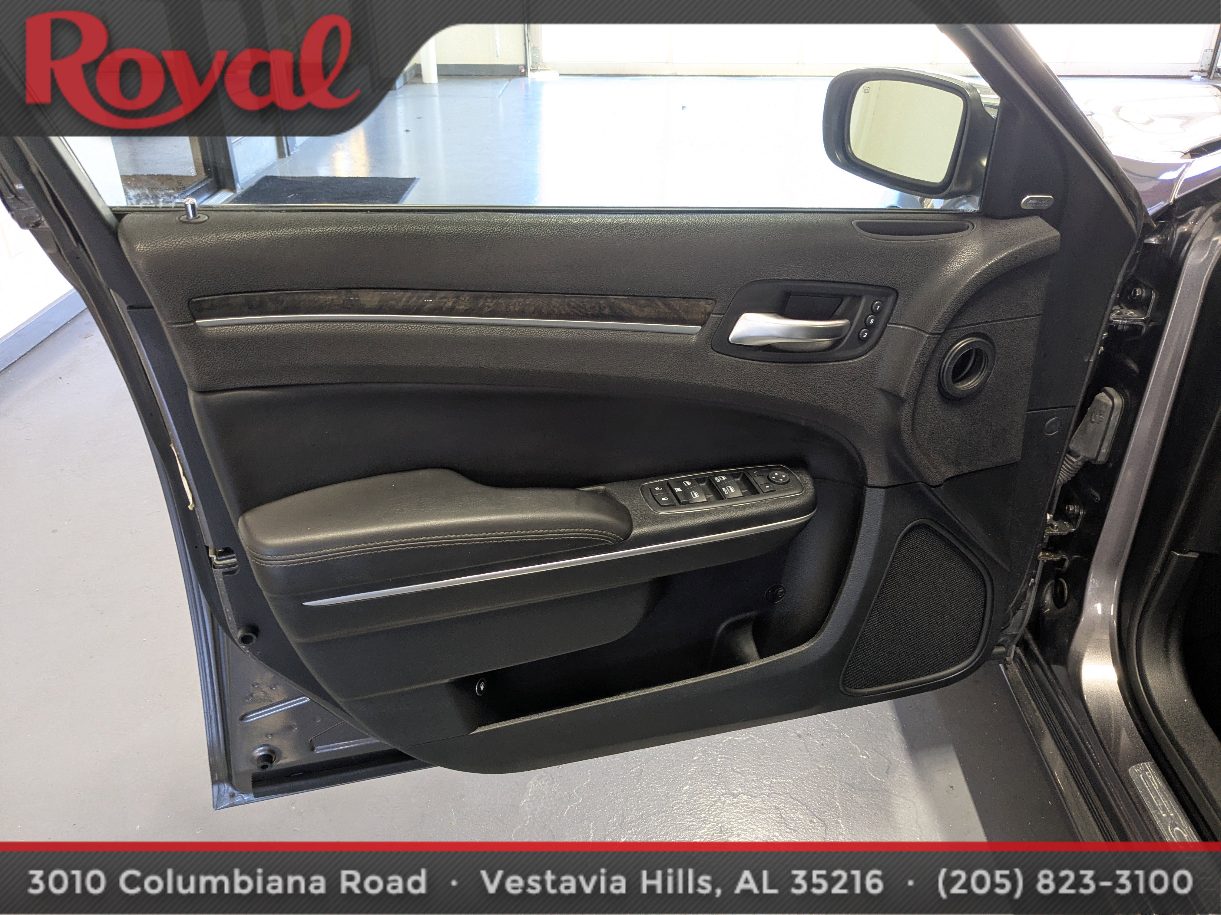 Used 2018 Chrysler 300 Limited image 14
