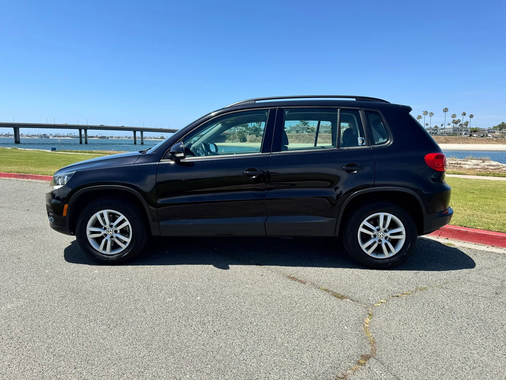 Used 2015 Volkswagen Tiguan S FWD image 2