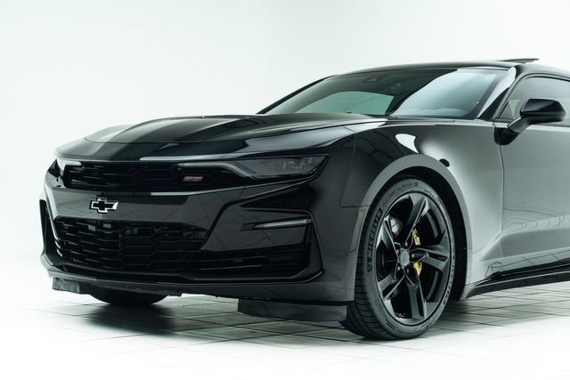 Used 2019 Chevrolet Camaro SS w/ Black Appearance Package RWD image 10