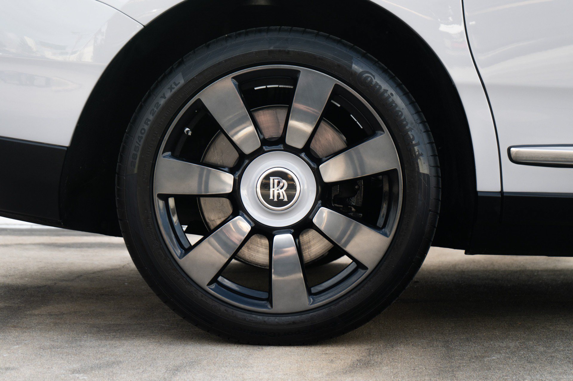 Used 2024 Rolls-Royce Cullinan AWD/4WD image 36