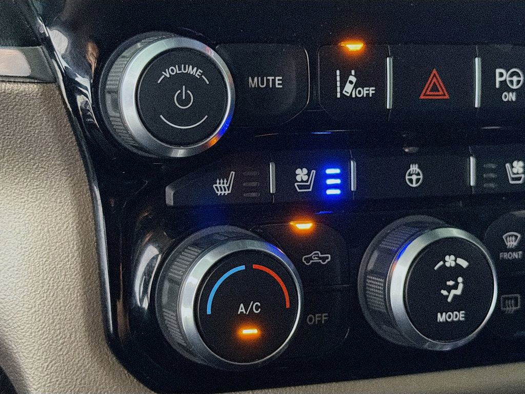 Used 2019 RAM 1500 Laramie AWD/4WD image 24