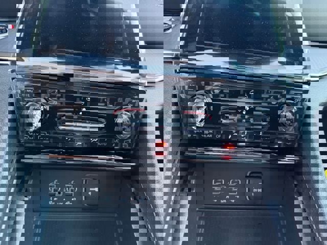 New 2025 Jeep Grand Cherokee Altitude image 30