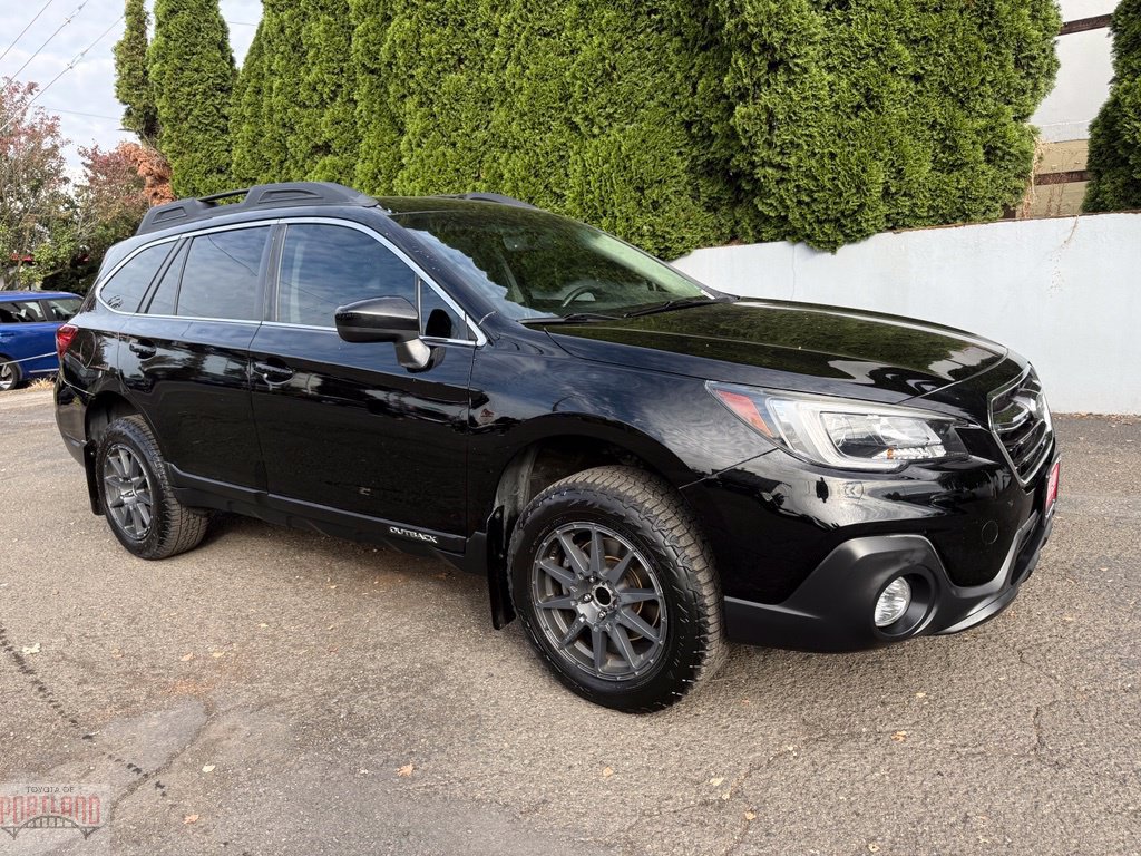 Used 2018 Subaru Outback 2.5i Premium AWD/4WD image 1