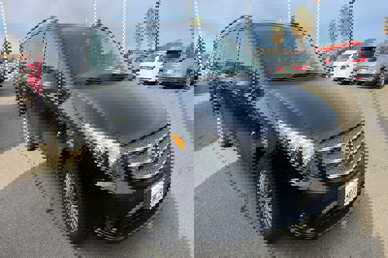 Used 2018 Mercedes-Benz Metris Passenger image 3