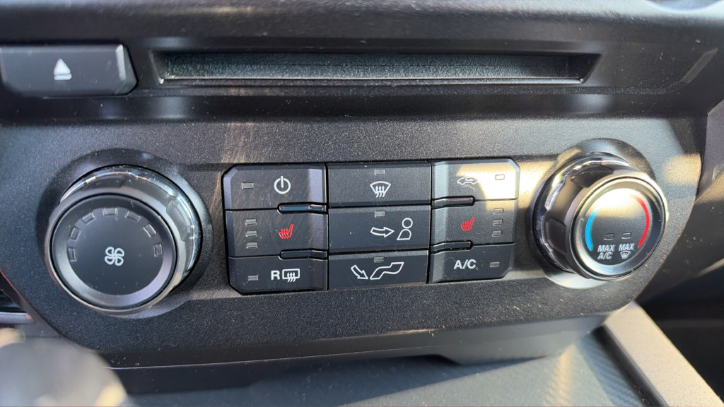 Used 2018 Ford F150 XLT w/ Equipment Group 302A Luxury AWD/4WD image 28