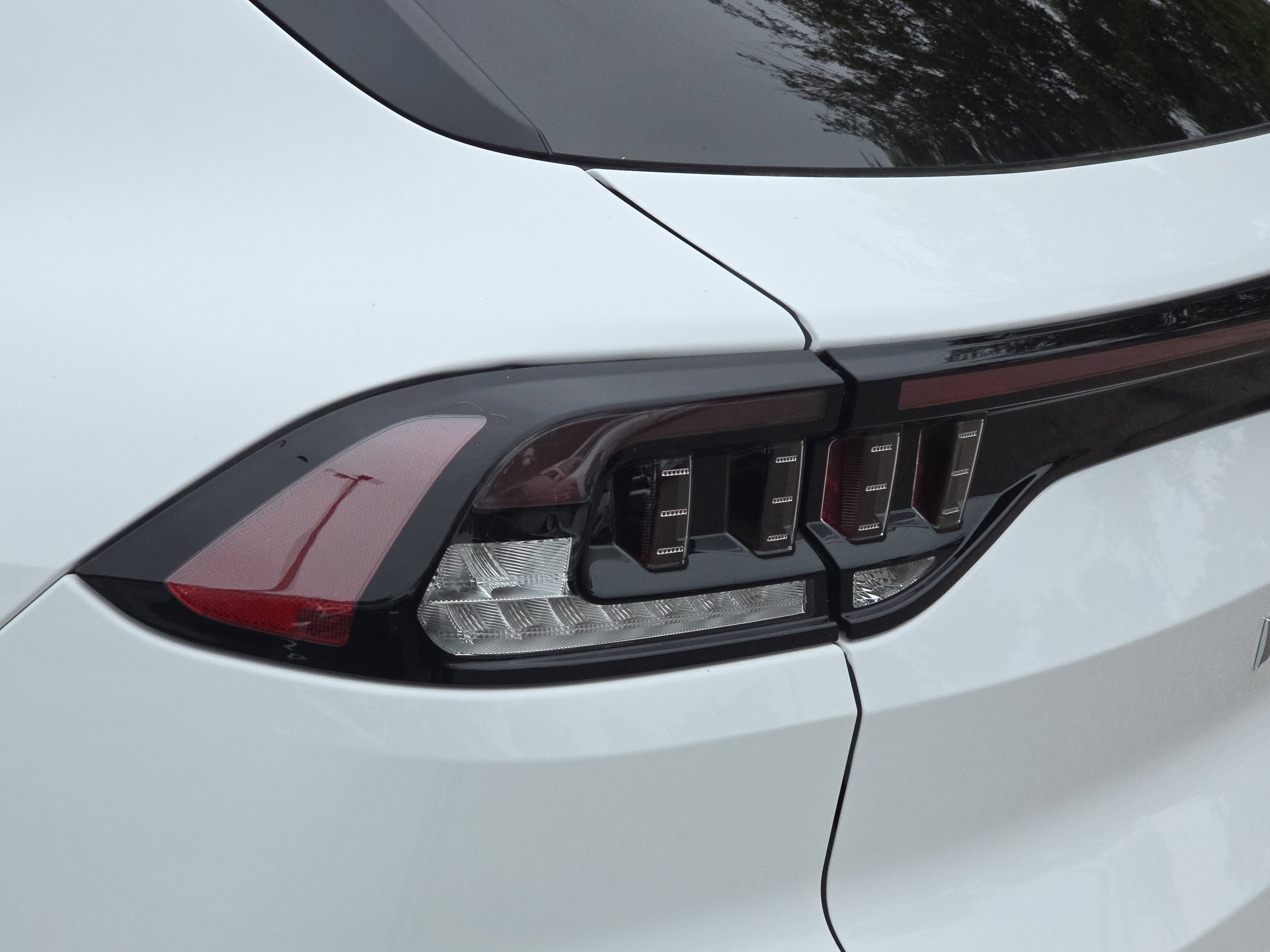 New 2025 VinFast VF 8 Plus image 33