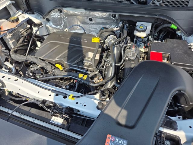 Used 2025 Chevrolet Trax RS w/ Sunroof Package FWD image 23