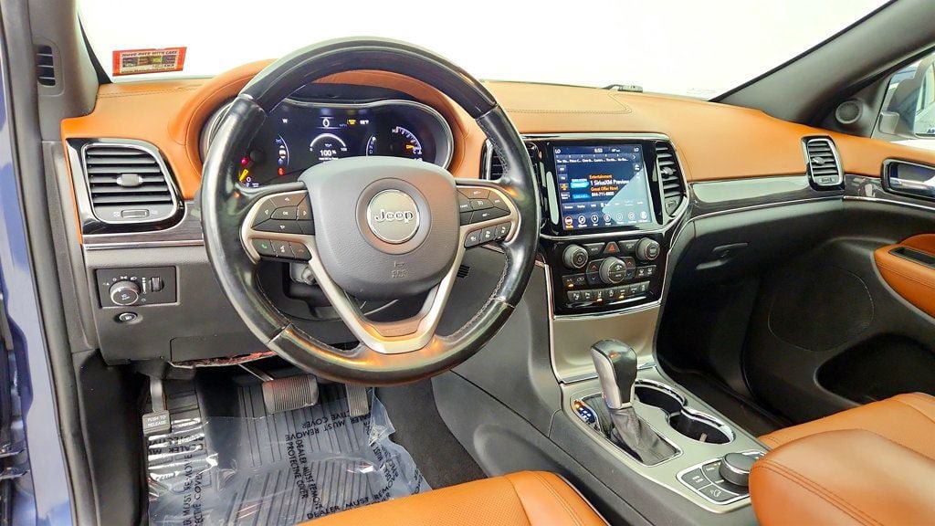 Used 2020 Jeep Grand Cherokee Overland AWD/4WD image 13