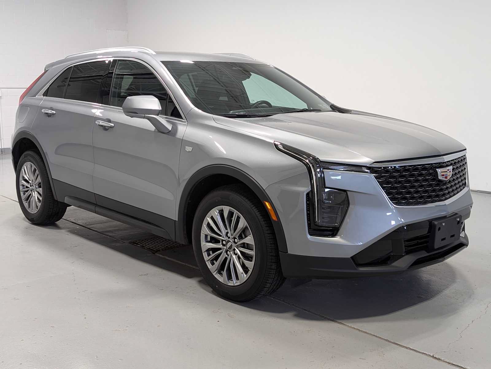 Certified 2025 Cadillac XT4 Premium Luxury AWD/4WD image 6