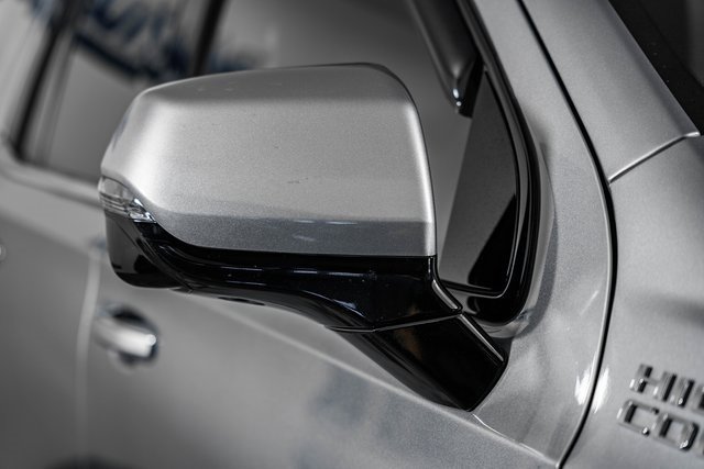 Used 2024 Chevrolet Tahoe High Country image 17