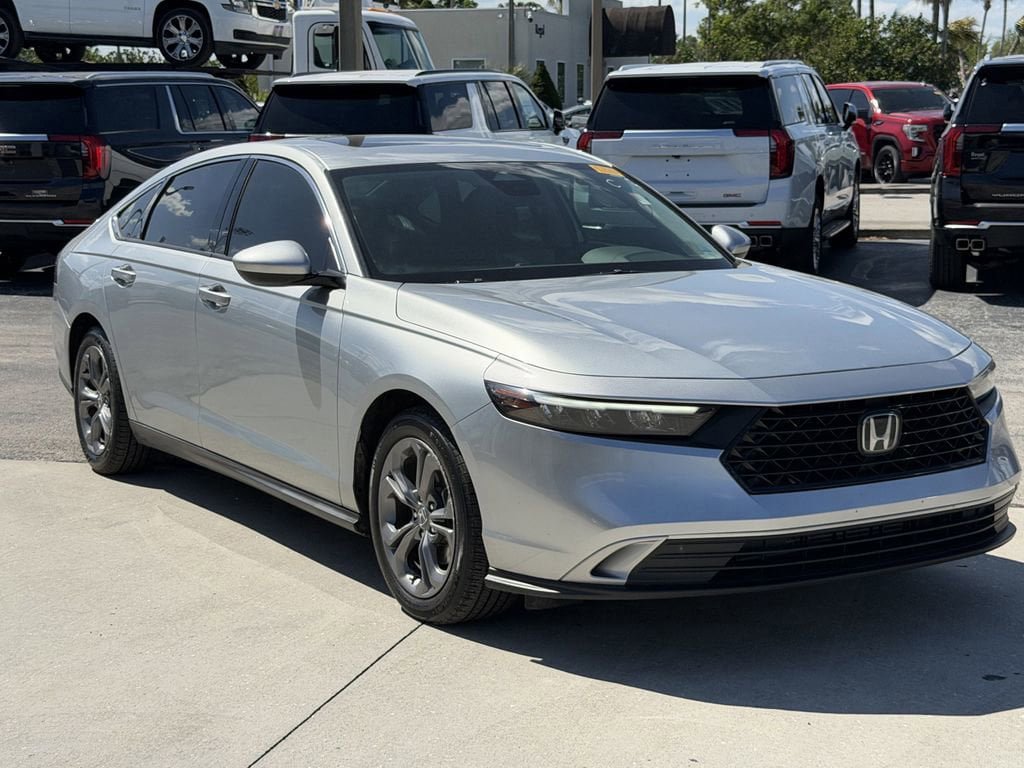 Used 2024 Honda Accord EX image 2