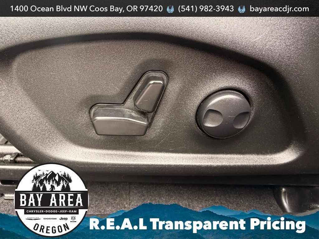Used 2024 Jeep Compass Trailhawk w/ Trailhawk Elite Group AWD/4WD image 12