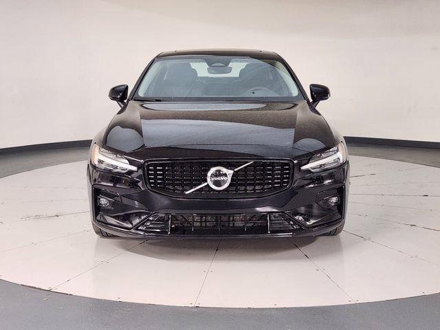 Used 2024 Volvo S60 B5 Core image 9