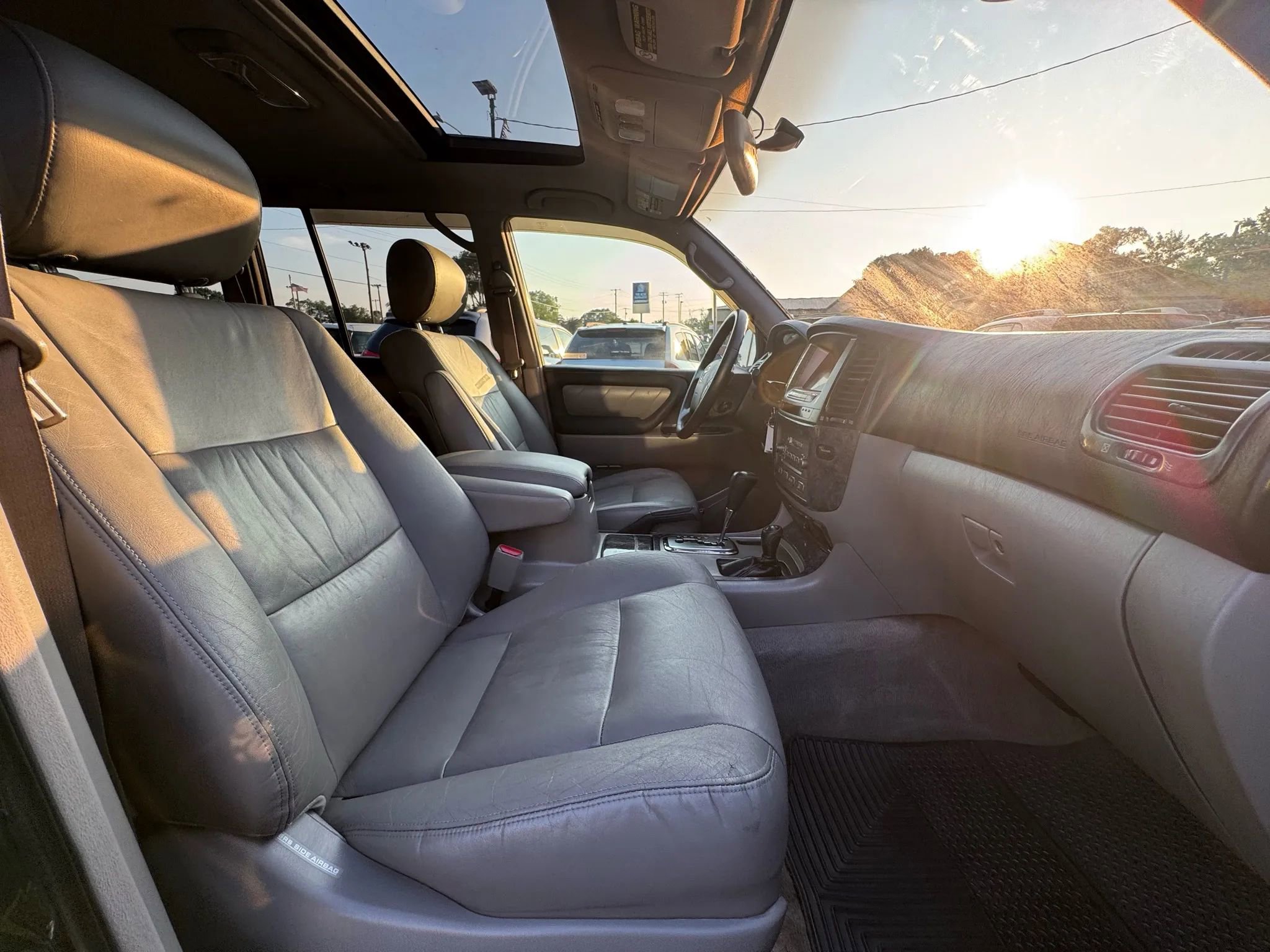 Used 2004 Toyota Land Cruiser image 21