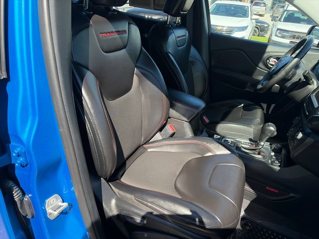 Used 2023 Jeep Cherokee Trailhawk w/ Trailer Tow Group AWD/4WD image 37