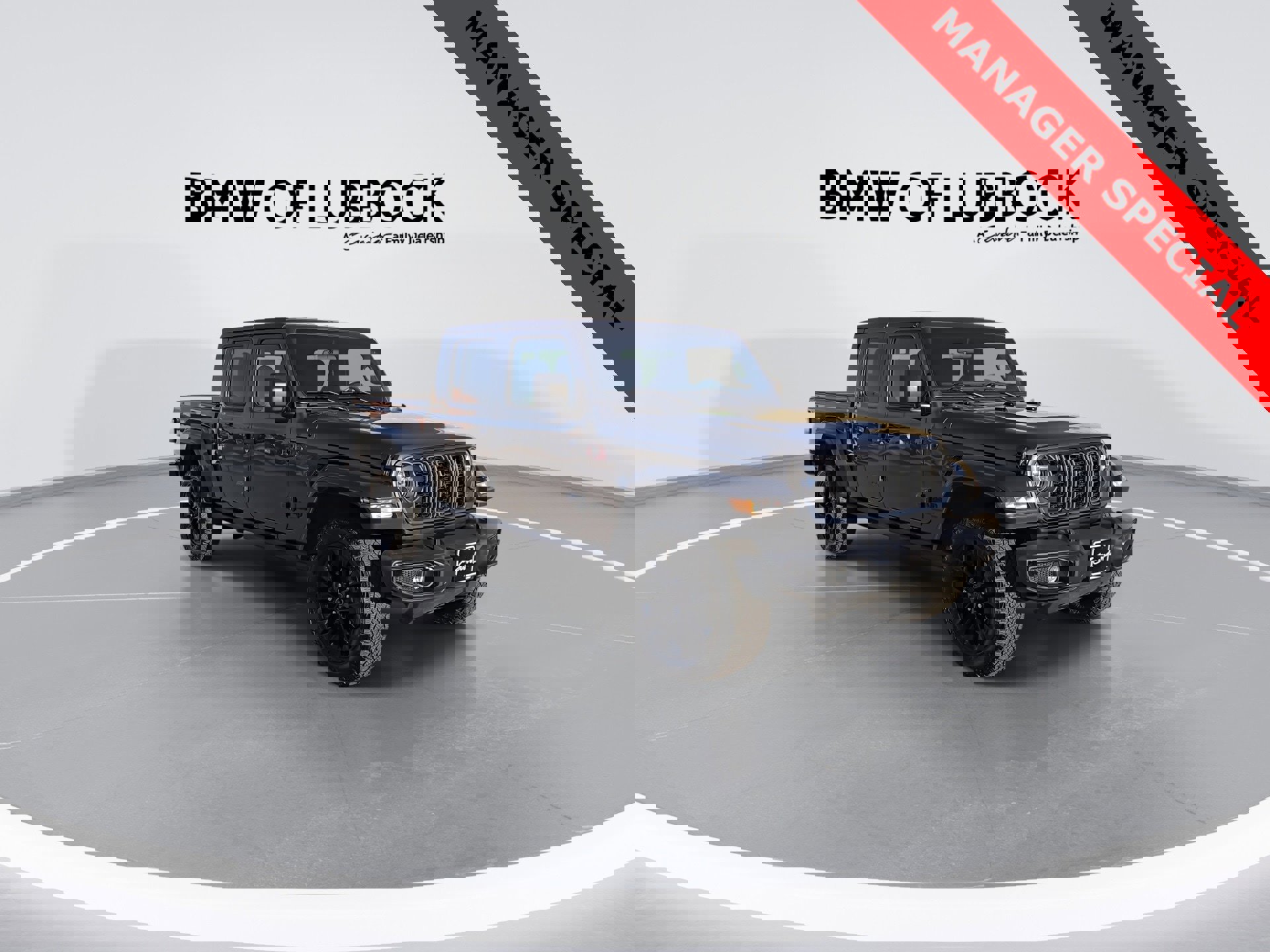 Used 2025 Jeep Gladiator Nighthawk image 3