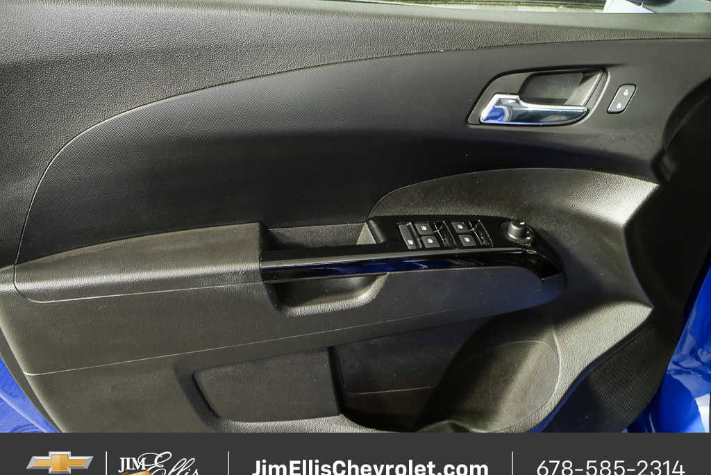 Used 2020 Chevrolet Sonic LT w/ Convenience Package FWD image 6