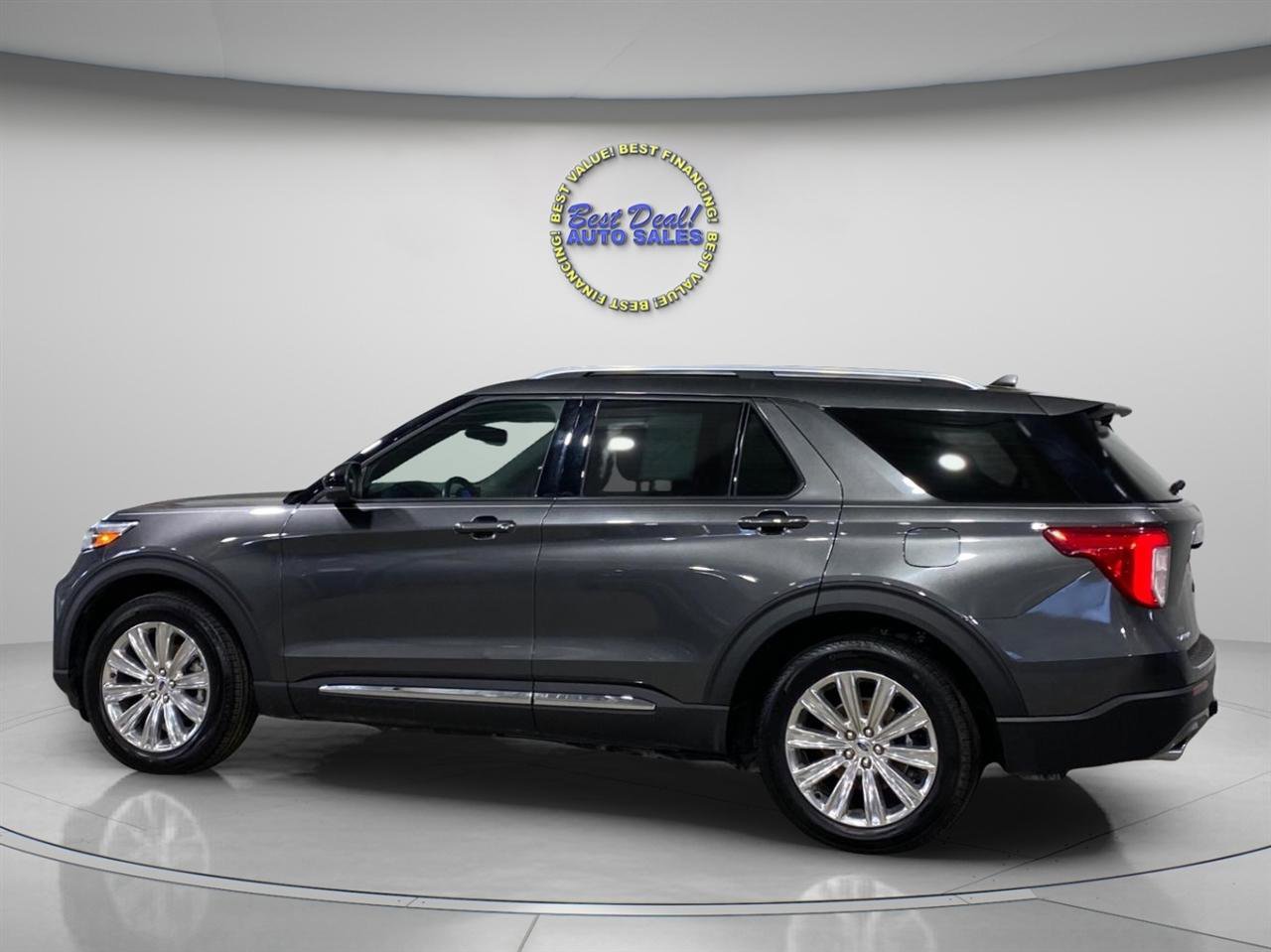 Used 2020 Ford Explorer Limited w/ Class III Trailer Tow Package image 3