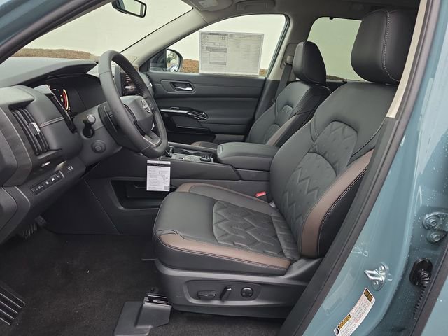 New 2026 Nissan Pathfinder Platinum w/ Accent Package image 18