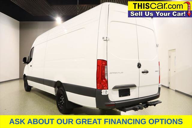 Used 2025 Mercedes-Benz Sprinter 3500 image 5